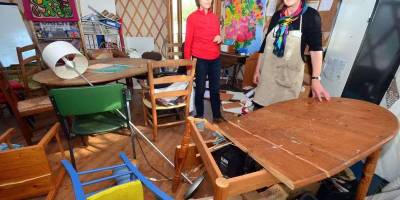 Dans la yourte, tout a été à nouveau saccagé. © Crédit photo : Willy Dallay